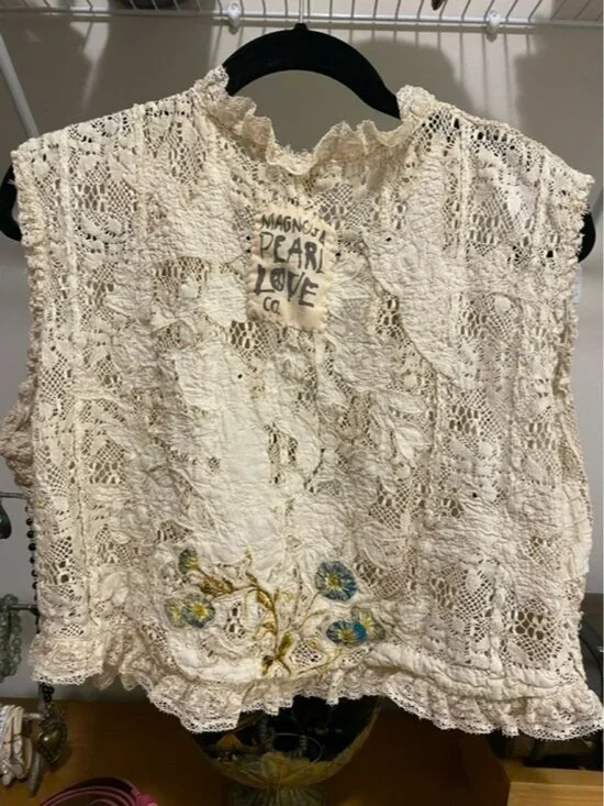 Magnolia Pearl Lace Crochet Idalia Vest - Picture 5 of 5